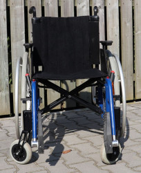 Invalidní vozík