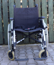 Invalidní vozík