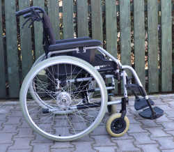 Invalidní vozík