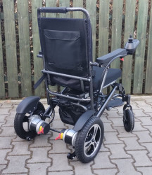 Invalidní vozík