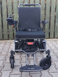 Invalidní vozík