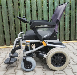 Invalidní vozík