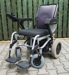 Invalidní vozík