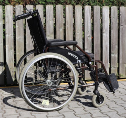 Invalidní vozík